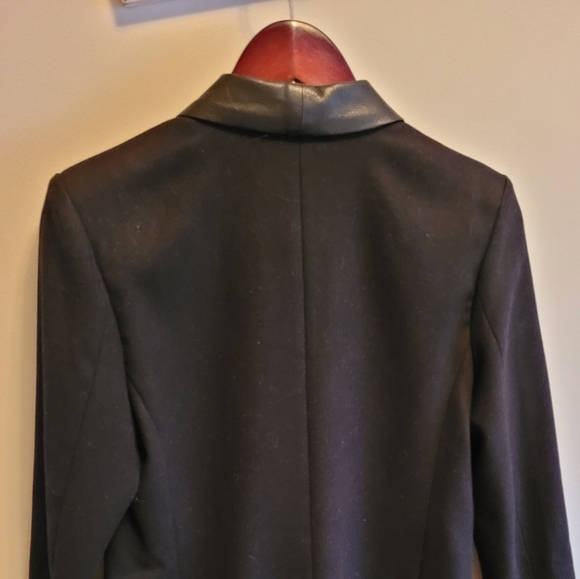 Black wool jacket with leather lapels - Picture 2 of 3